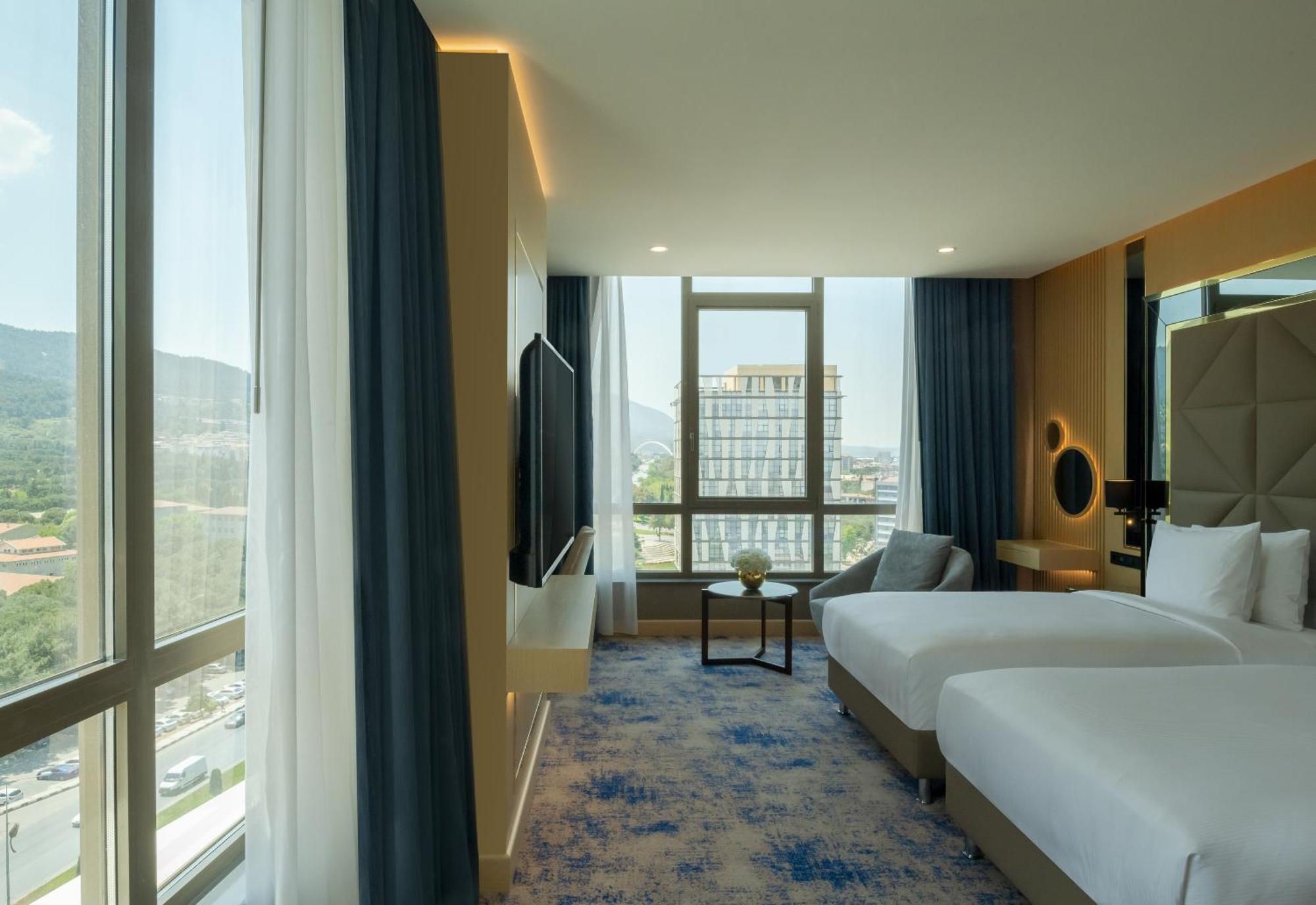 Doubletree By Hilton Manisa Hotel Exterior foto