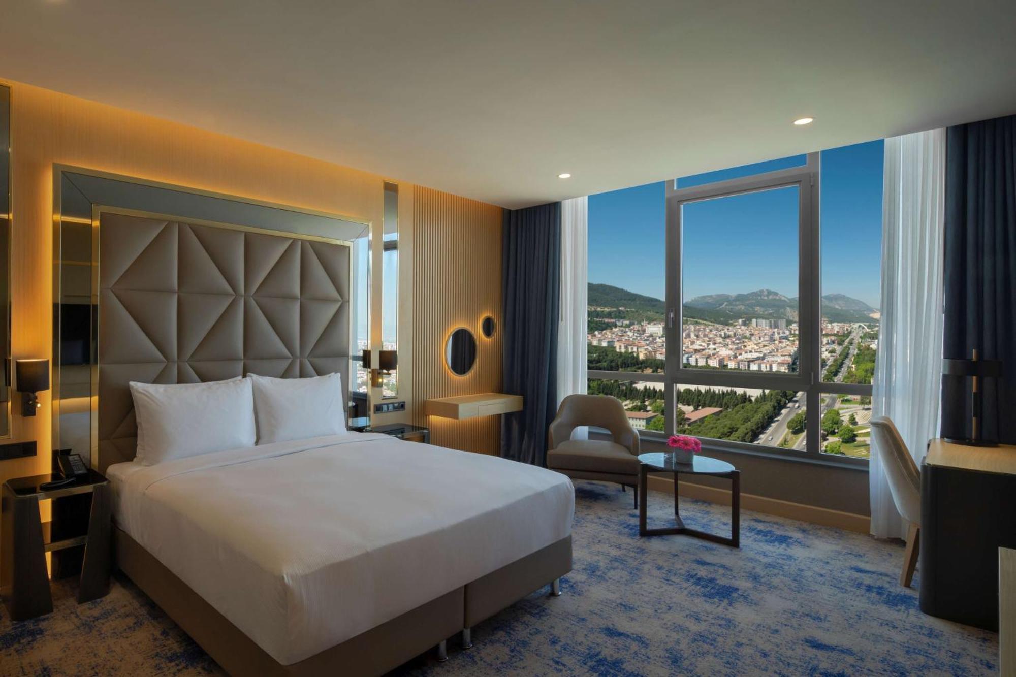 Doubletree By Hilton Manisa Hotel Exterior foto