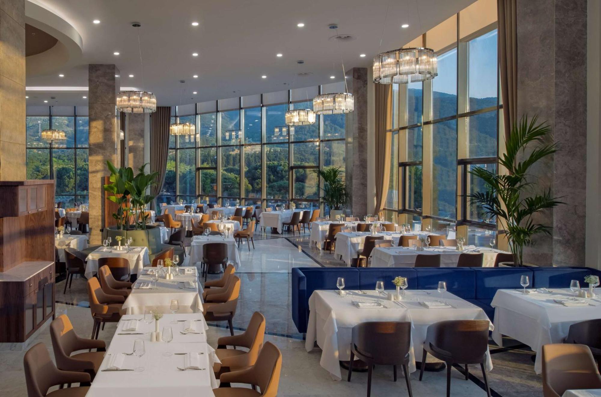 Doubletree By Hilton Manisa Hotel Exterior foto