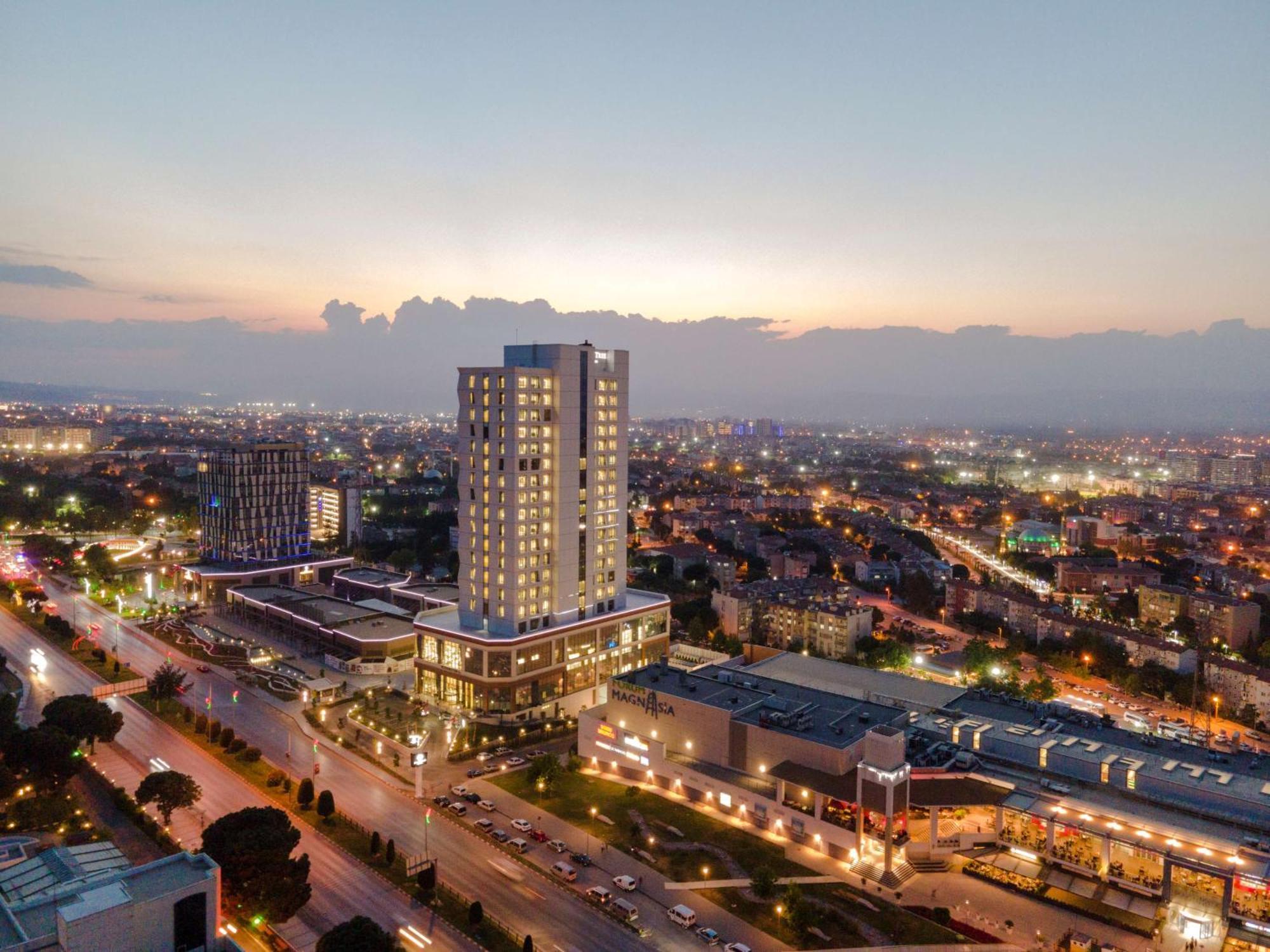 Doubletree By Hilton Manisa Hotel Exterior foto